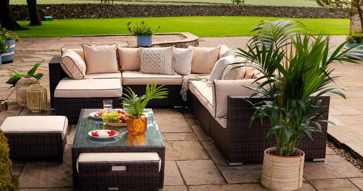 2 Rattan Garden Furniture to Beautify Your Garden