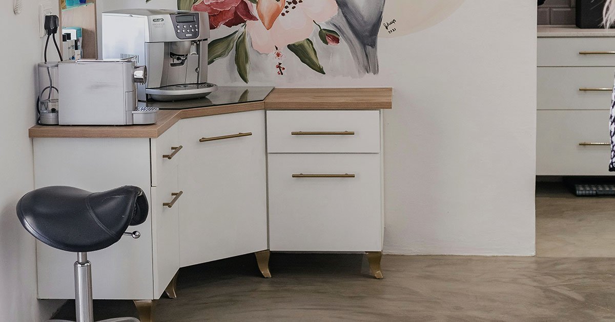 corner kitchen cabinet